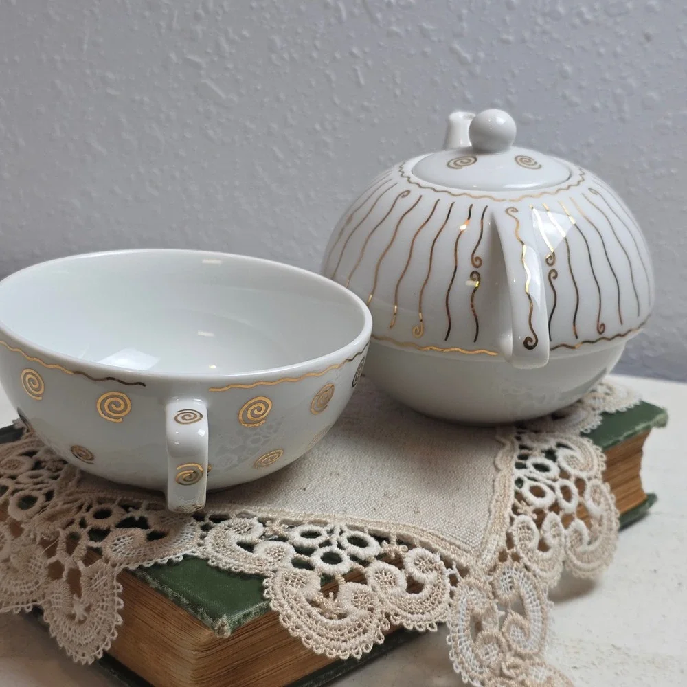 Pottery‎ Barn 'Nile' White Porcelain Tea-For-1 Gold Wavy Line & Spiral Pot & Cup
